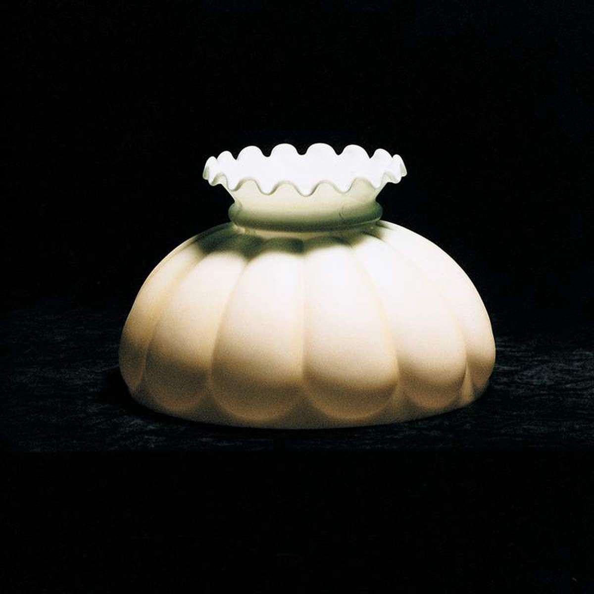 10 Melon Hunter Green to Cream Tint Oil Lamp Shade